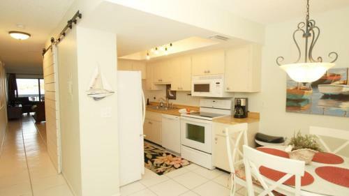 Apartamento Bay Drive Two-bedroom Condo Unit D