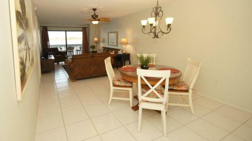Apartamento Bay Drive Two-bedroom Condo Unit D