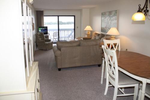 Apartamento Bay Drive Two-bedroom Condo Unit C