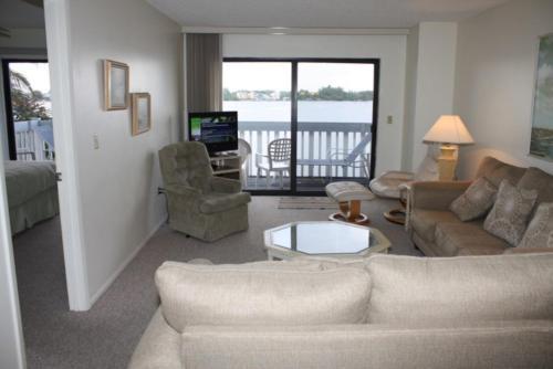 Apartamento Bay Drive Two-bedroom Condo Unit C
