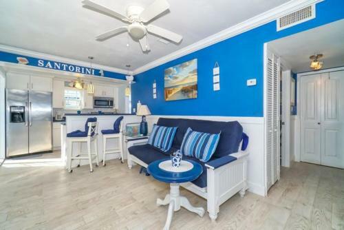 Santorini Home