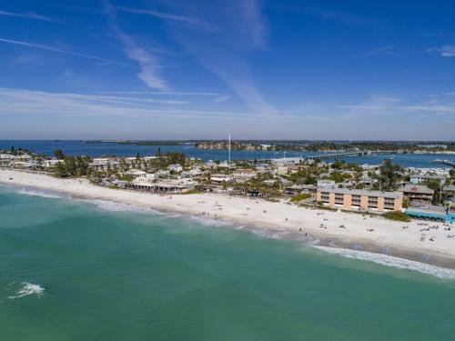 Anna Maria Island Beach Sands Two-bedroom Apartment