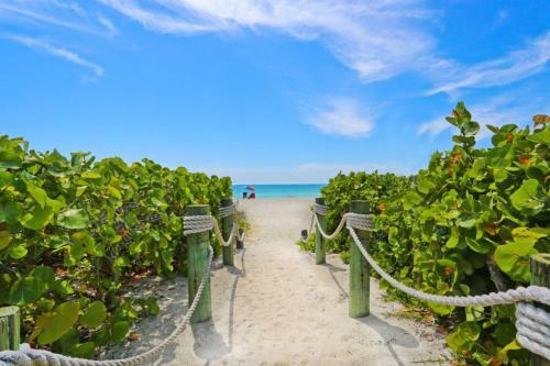 Anna Maria Island Beach Sands Two-bedroom Apartment