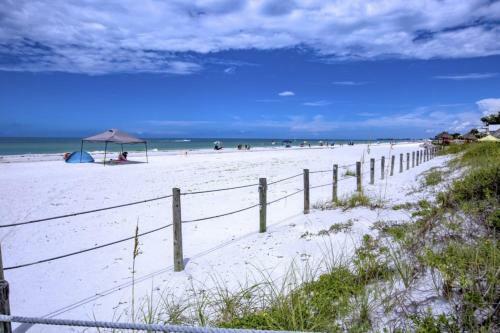 Anna Maria Island Beach Sands Two-bedroom Apartment