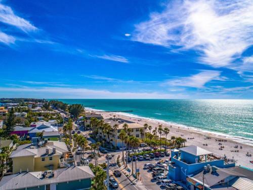 Anna Maria Island Beach Sands Two-bedroom Apartment