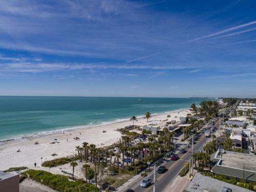 Absolute Anna Maria Two-bedroom Apartment