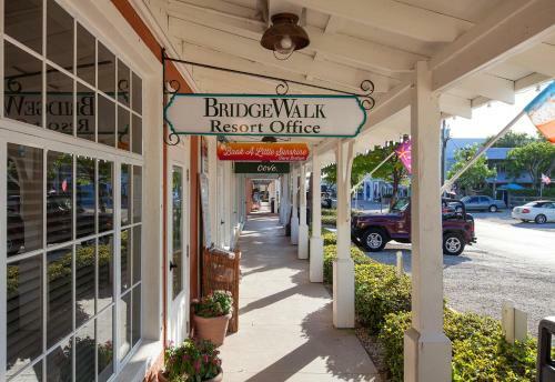 Hotel Bridgewalk, A Landmark Resort