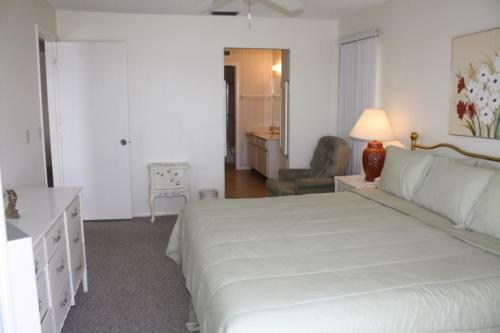 Anna Maria Island Beach Palms 2b Two-bedroom Apartment