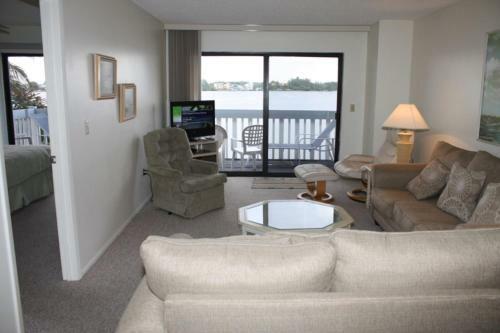 Anna Maria Island Beach Palms 2b Two-bedroom Apartment