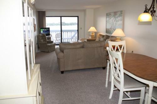 Anna Maria Island Beach Palms 2b Two-bedroom Apartment