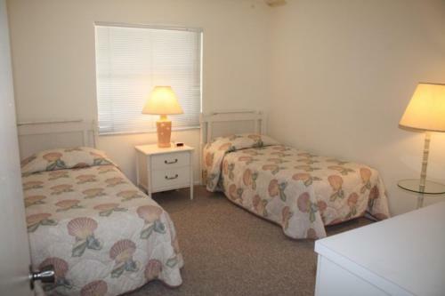 Anna Maria Island Beach Palms 2b Two-bedroom Apartment