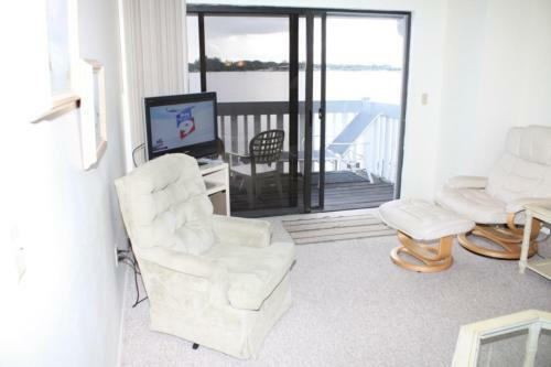 Anna Maria Island Beach Palms 2b Two-bedroom Apartment