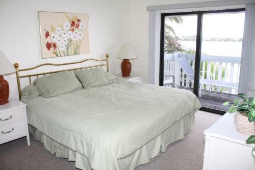 Anna Maria Island Beach Palms 2b Two-bedroom Apartment