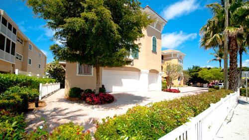 Apartamento Marbella Two Bedroom Condo