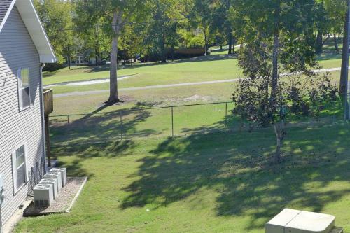 Top-floor Fall Creek 2bdr (21-5)