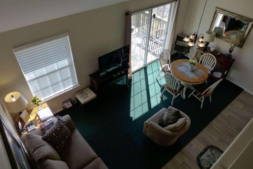 Fall Creek 4bdr Condo (42, 9&10)