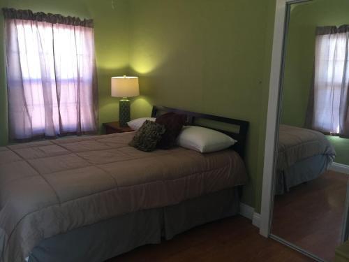 Elm Holiday Home 10810