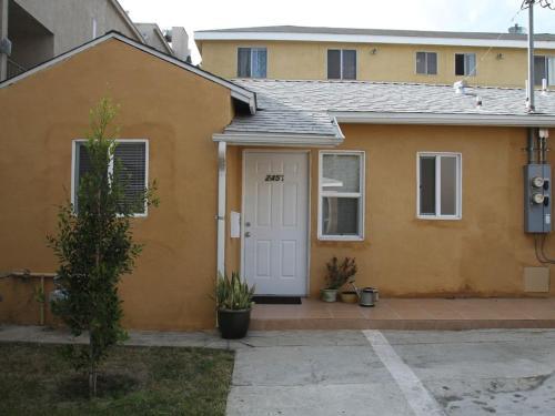 Elm Holiday Home 10800