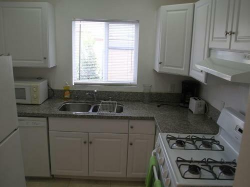 Elm Holiday Home 10800