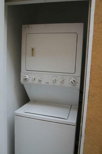 Elm Holiday Home 10800
