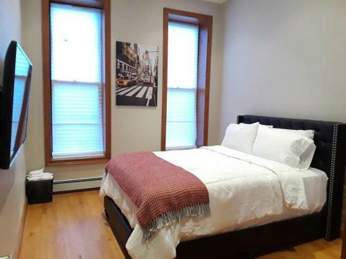 Halsey Luxury Apartment