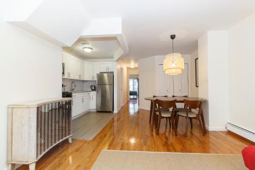 Oasis Apartment Near Malcolm Blvd