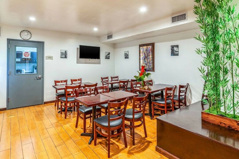 Hotel Quality Inn Near Sunset Park