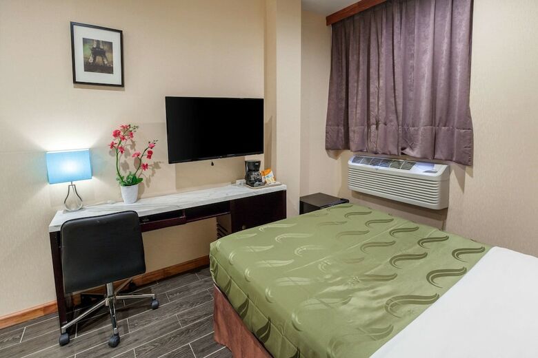 Hotel Quality Inn Near Sunset Park