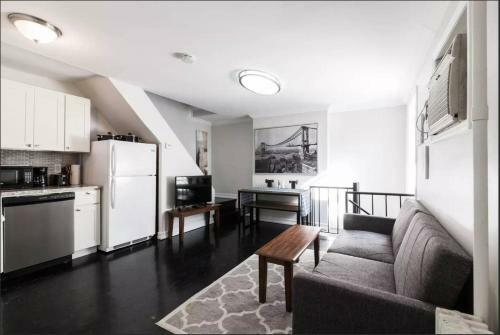 Large Home! 5br/2ba + Private Garden Williamsburg