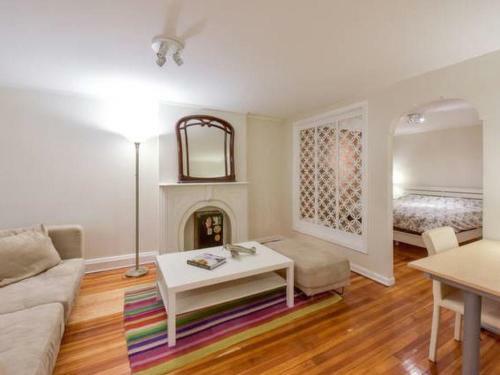 Apartment Lovely Historic Brownstone