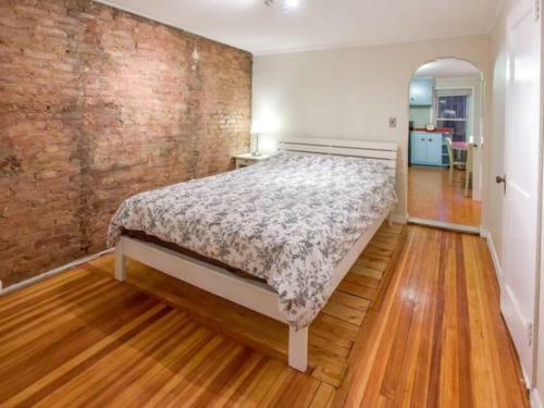 Apartment Lovely Historic Brownstone