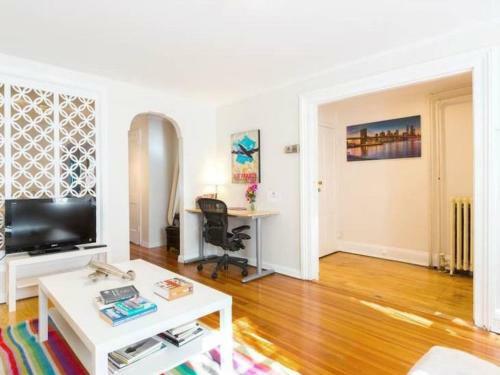 Apartment Lovely Historic Brownstone