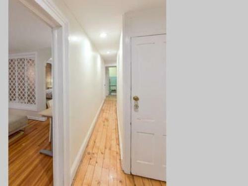 Apartment Lovely Historic Brownstone
