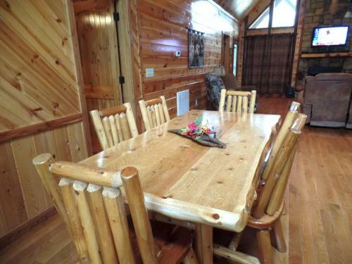 Knot The Norm Broken Bow Cabin