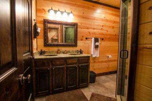 The Great Outdoors Cabin Broken Bow Cabin