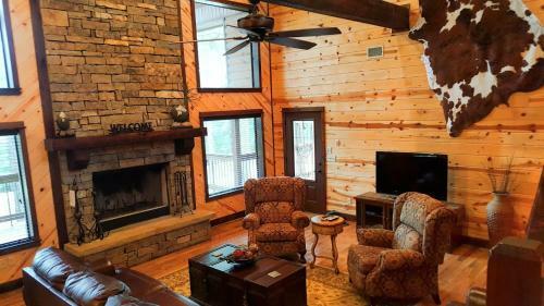 Red Dirt Lodge Broken Bow Cabin
