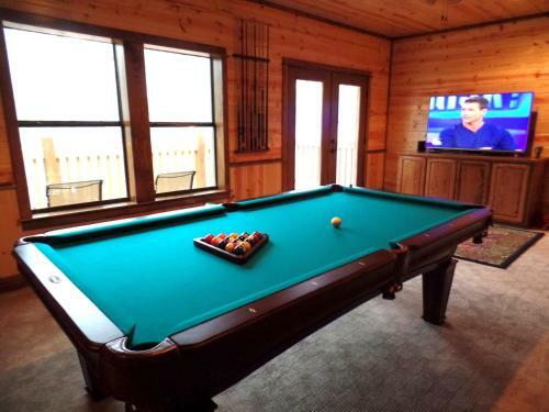 Heavenly Heights Broken Bow Cabin