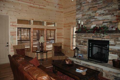 Woodcreek Lodge Broken Bow Cabin