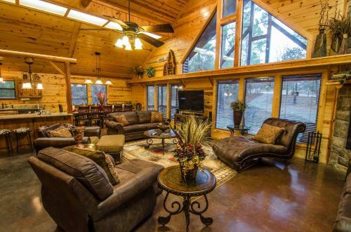 Winding Creek Lodge Broken Bow Cabin