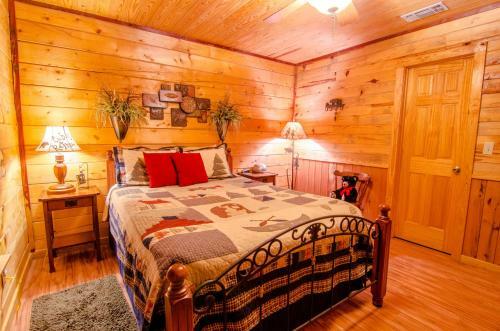 Bear Feet Retreat Cabin Broken Bow Cabin