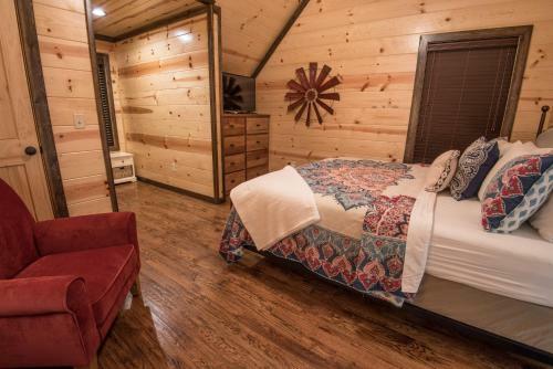Huckleberry Inn Broken Bow Cabin