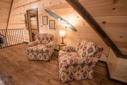 Huckleberry Inn Broken Bow Cabin