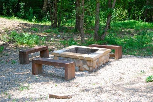 Four Seasons Lodge Broken Bow Cabin