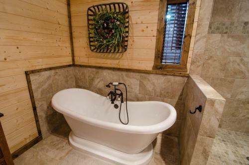 Highland Ridge Broken Bow Cabin
