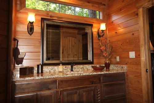 The Haven Cabin Broken Bow Cabin