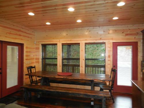 Trout Creek Lodge Broken Bow Cabin