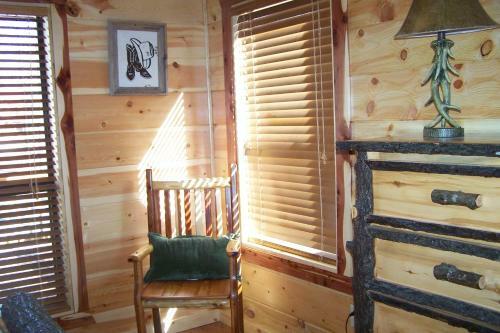 Lucky Duck Lodge Broken Bow Cabin