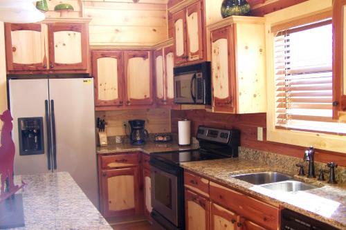 Lucky Duck Lodge Broken Bow Cabin
