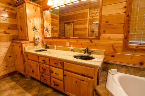 Mountain Breeze Cabin Broken Bow Cabin