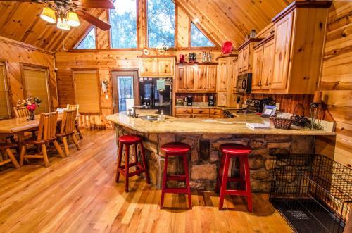 Mountain Breeze Cabin Broken Bow Cabin